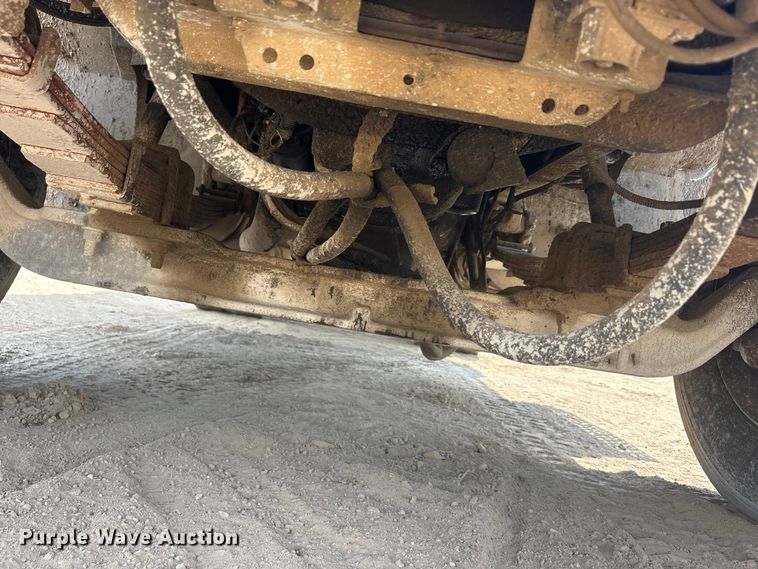 image for item DT0168 2000 International 4700 dump truck