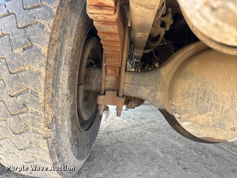 image for item DT0168 2000 International 4700 dump truck