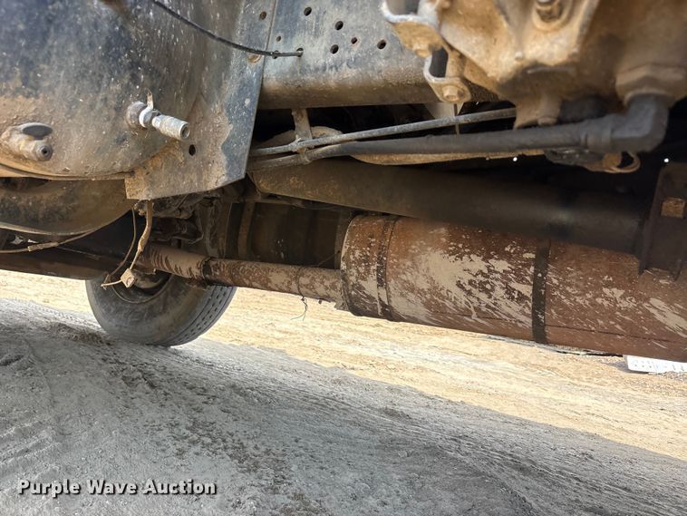 image for item DT0168 2000 International 4700 dump truck