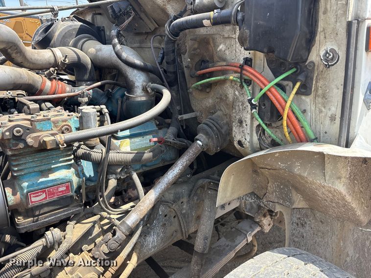 image for item DT0168 2000 International 4700 dump truck