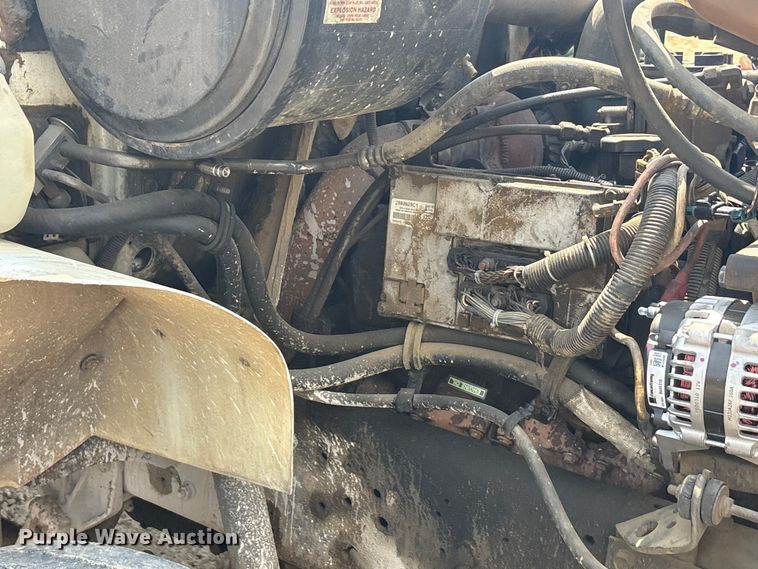 image for item DT0168 2000 International 4700 dump truck