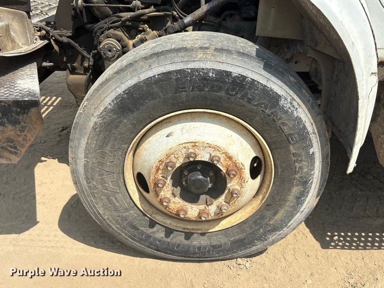 image for item DT0168 2000 International 4700 dump truck