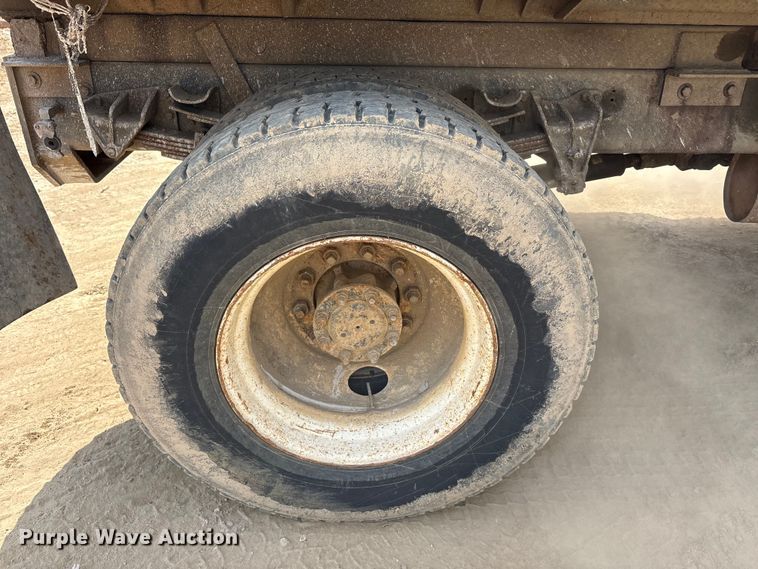 image for item DT0168 2000 International 4700 dump truck