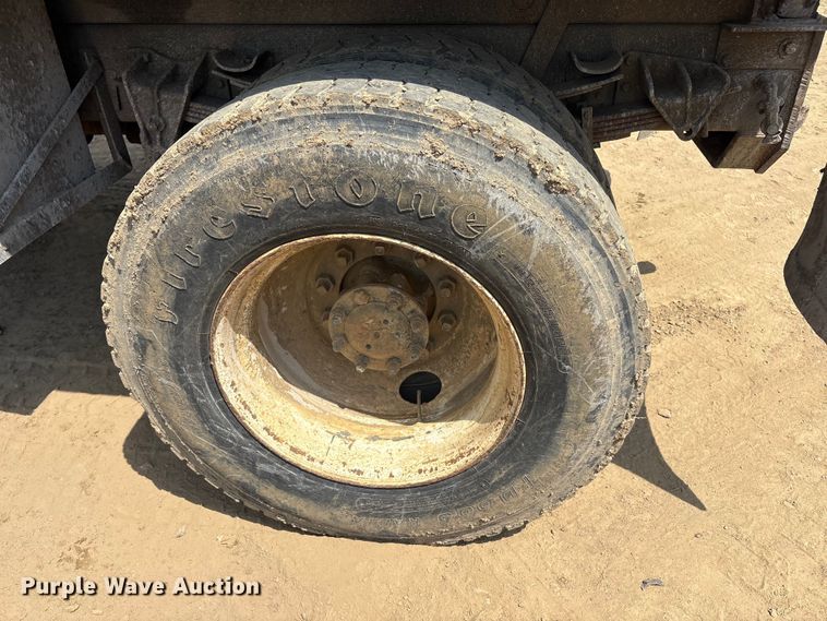 image for item DT0168 2000 International 4700 dump truck