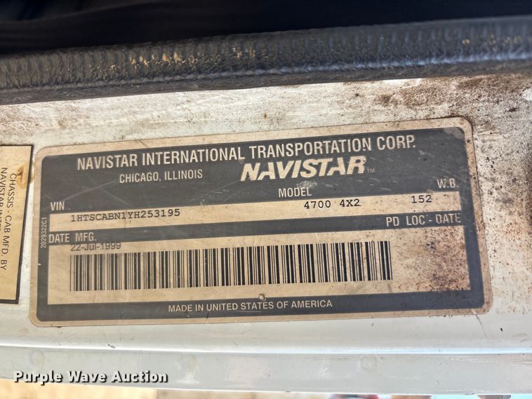 image for item DT0168 2000 International 4700 dump truck