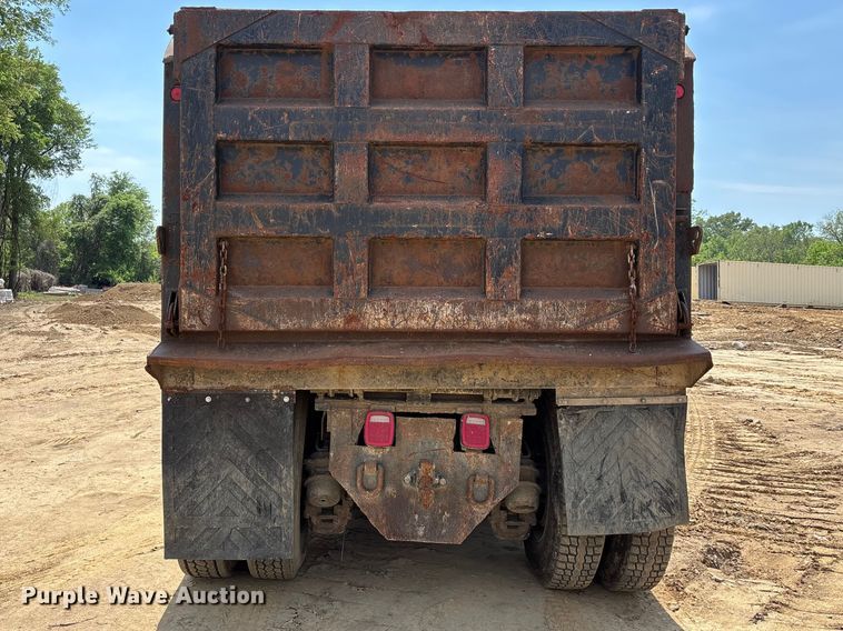 image for item DT0169 1997 Mack RD dump truck
