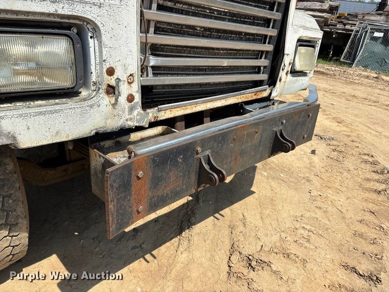 image for item DT0169 1997 Mack RD dump truck