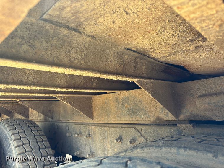 image for item DT0169 1997 Mack RD dump truck
