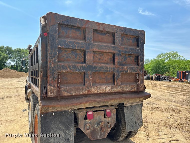 image for item DT0169 1997 Mack RD dump truck