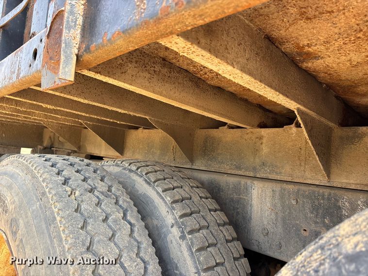 image for item DT0169 1997 Mack RD dump truck