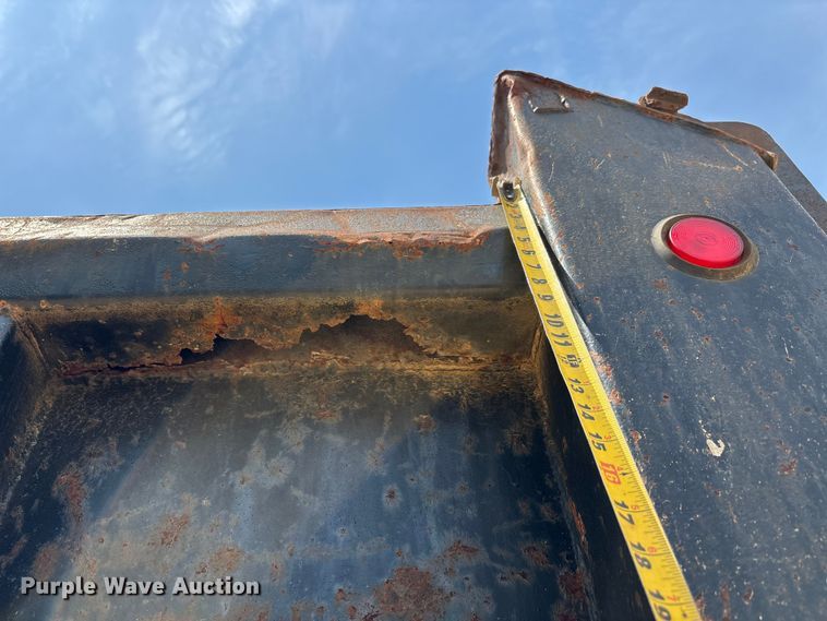 image for item DT0169 1997 Mack RD dump truck