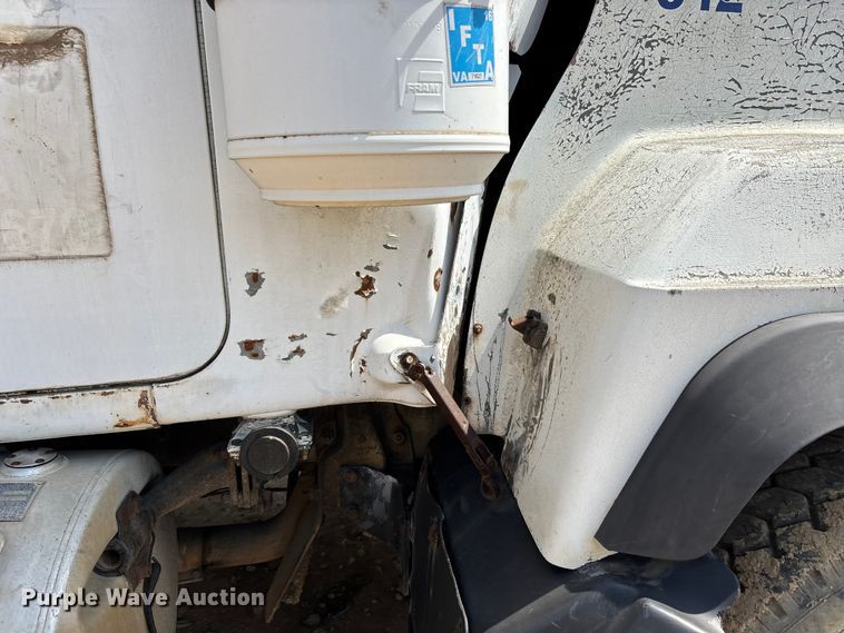 image for item DT0169 1997 Mack RD dump truck