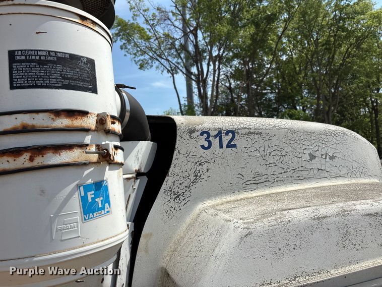 image for item DT0169 1997 Mack RD dump truck