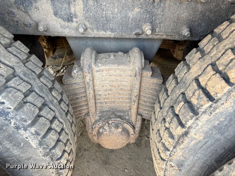 image for item DT0169 1997 Mack RD dump truck