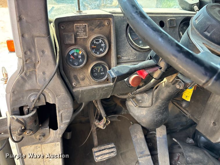 image for item DT0169 1997 Mack RD dump truck