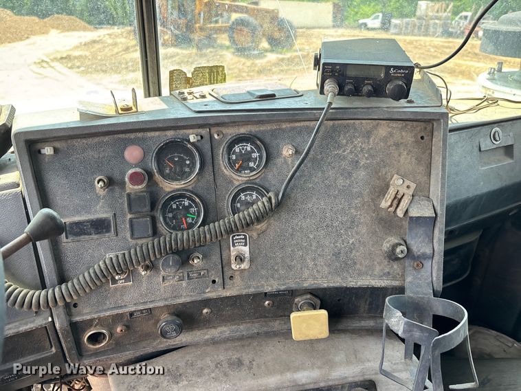 image for item DT0169 1997 Mack RD dump truck