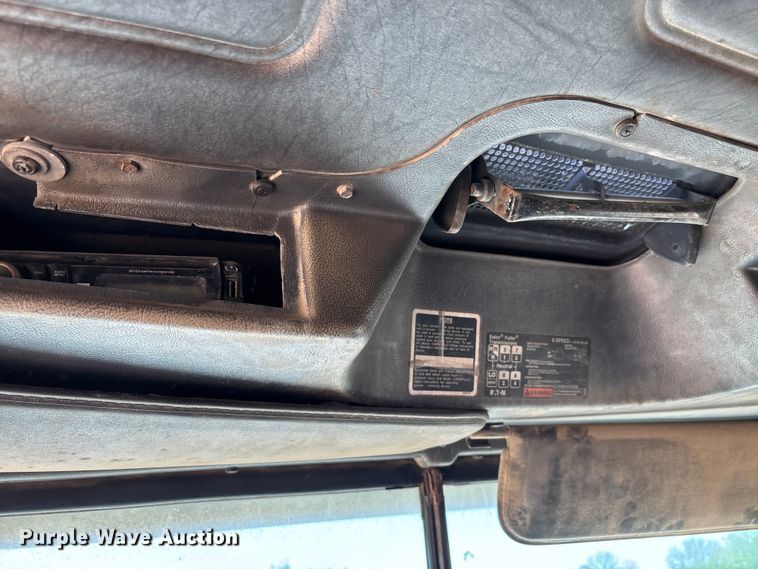 image for item DT0169 1997 Mack RD dump truck