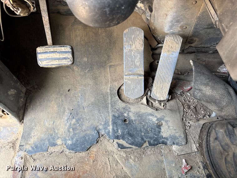 image for item DT0169 1997 Mack RD dump truck
