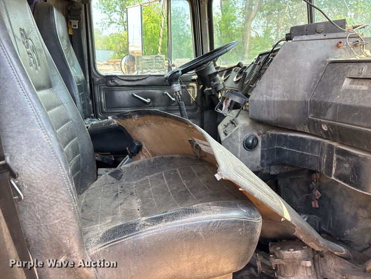 image for item DT0169 1997 Mack RD dump truck