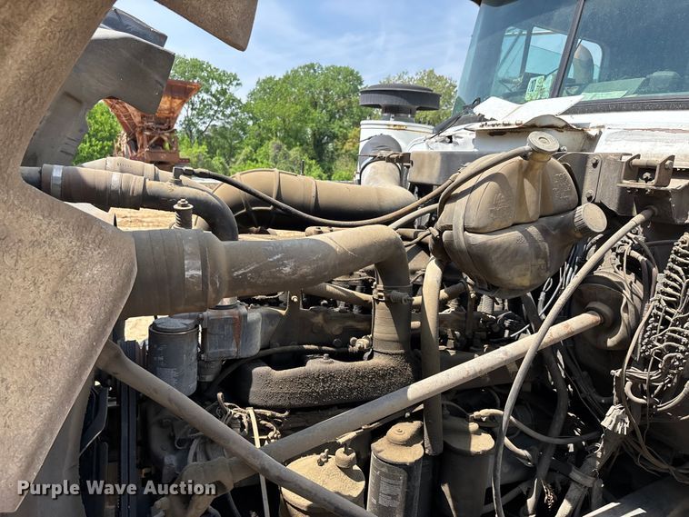 image for item DT0169 1997 Mack RD dump truck
