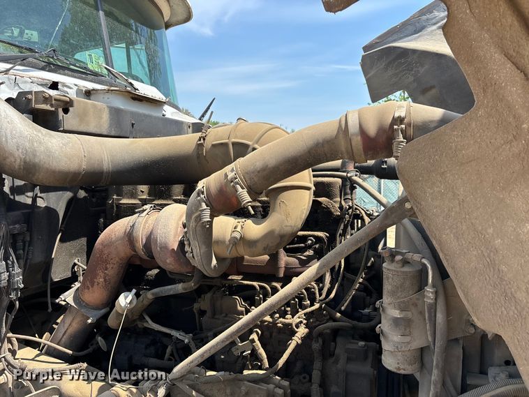 image for item DT0169 1997 Mack RD dump truck