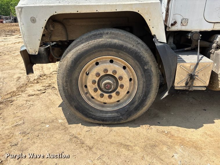 image for item DT0169 1997 Mack RD dump truck