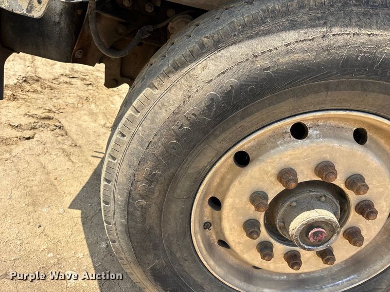image for item DT0169 1997 Mack RD dump truck