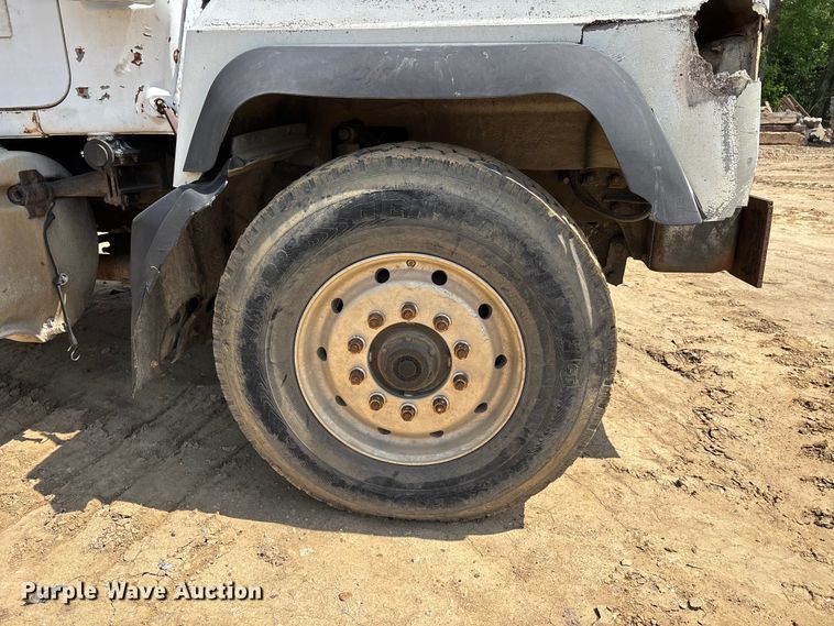 image for item DT0169 1997 Mack RD dump truck