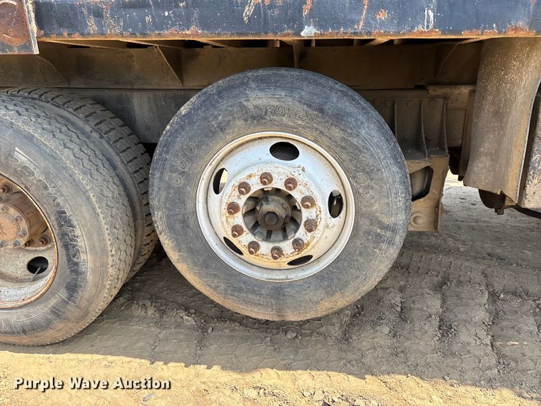 image for item DT0169 1997 Mack RD dump truck