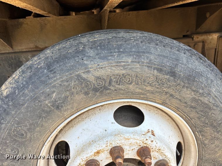 image for item DT0169 1997 Mack RD dump truck