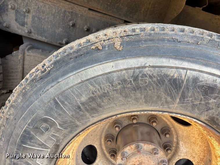 image for item DT0169 1997 Mack RD dump truck