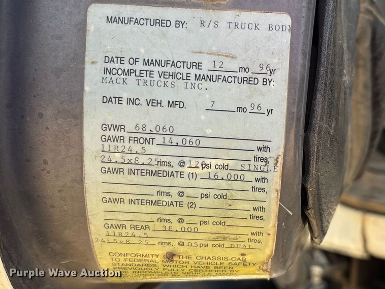 image for item DT0169 1997 Mack RD dump truck