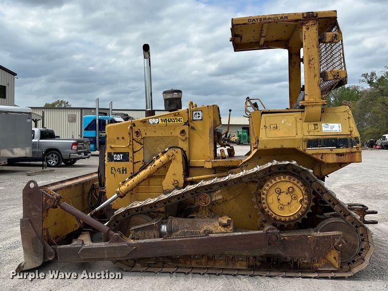 image for item DT0215 1987 Caterpillar D4H dozer