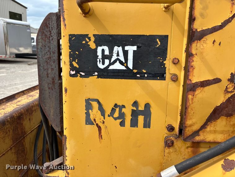 image for item DT0215 1987 Caterpillar D4H dozer