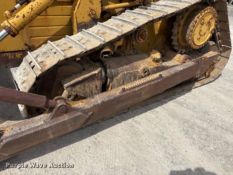 image for item DT0215 1987 Caterpillar D4H dozer