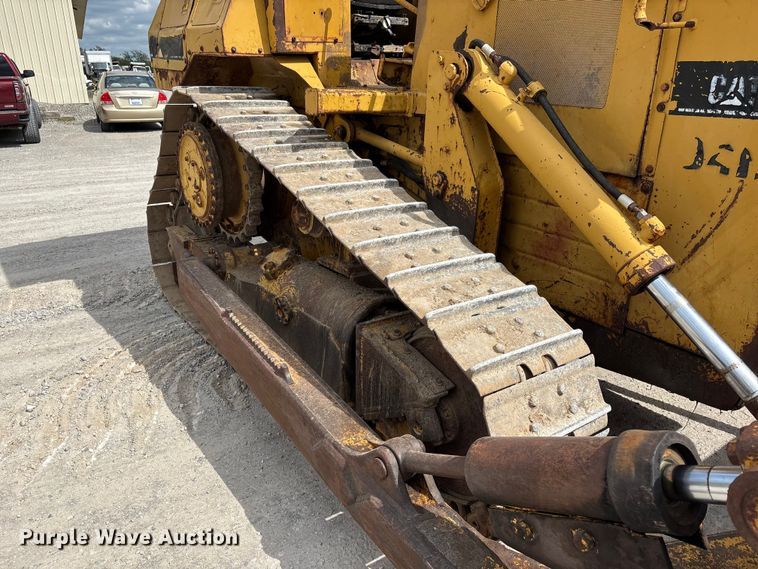 image for item DT0215 1987 Caterpillar D4H dozer