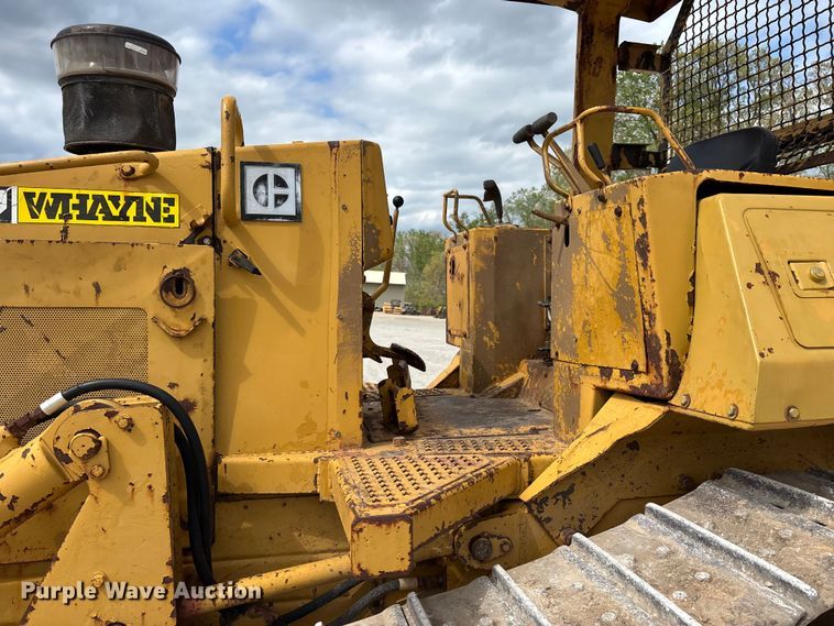 image for item DT0215 1987 Caterpillar D4H dozer