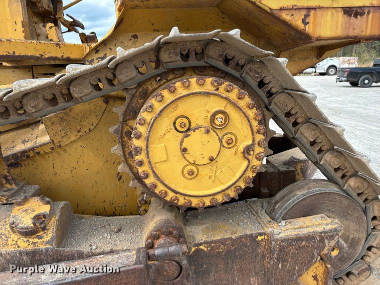 image for item DT0215 1987 Caterpillar D4H dozer