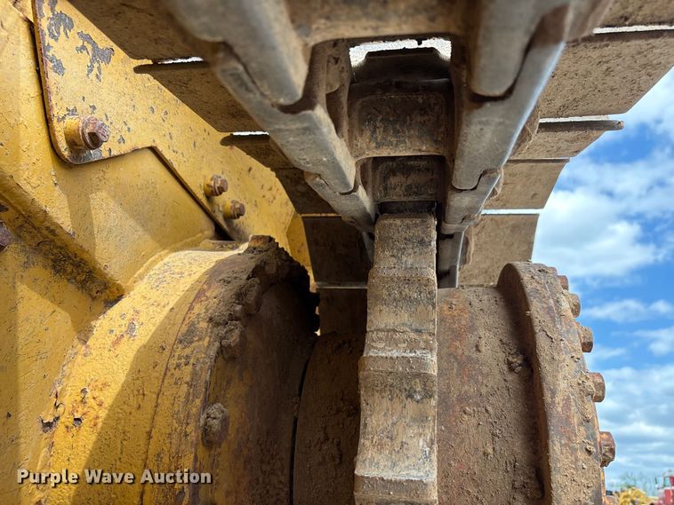 image for item DT0215 1987 Caterpillar D4H dozer