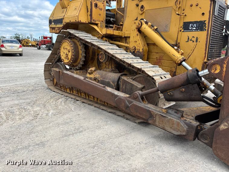 image for item DT0215 1987 Caterpillar D4H dozer