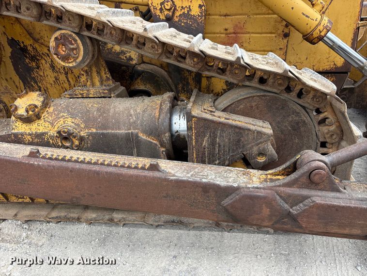 image for item DT0215 1987 Caterpillar D4H dozer