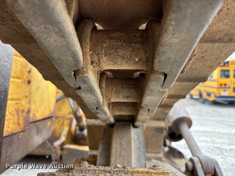 image for item DT0215 1987 Caterpillar D4H dozer