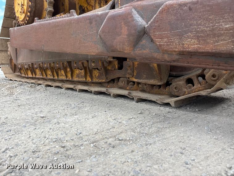 image for item DT0215 1987 Caterpillar D4H dozer