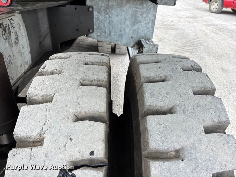 image for item DT0216 2012 Sennebogen 835 material handler