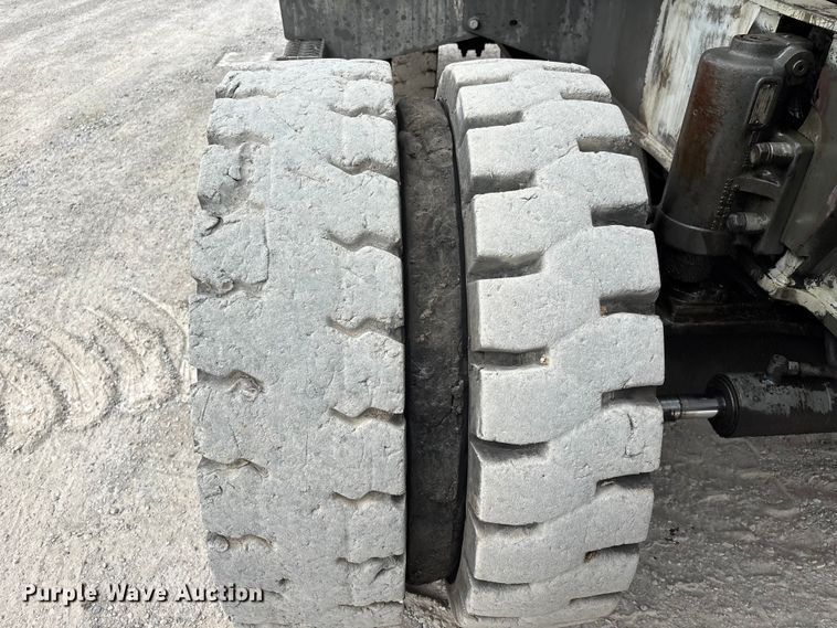 image for item DT0216 2012 Sennebogen 835 material handler