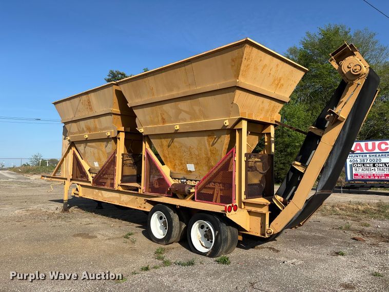 image for item DT0217 Twin Cold Hopper trailer