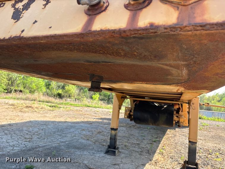 image for item DT0217 Twin Cold Hopper trailer