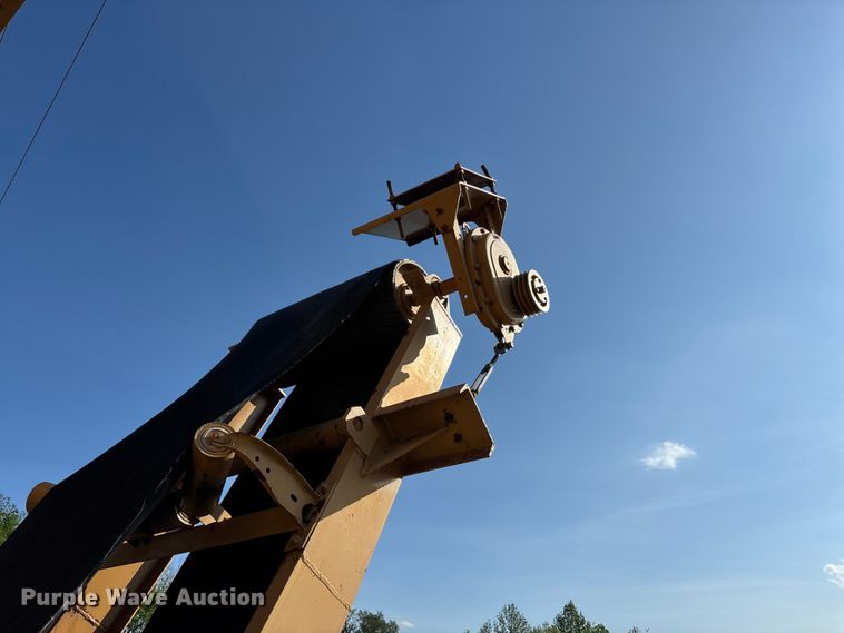 image for item DT0217 Twin Cold Hopper trailer