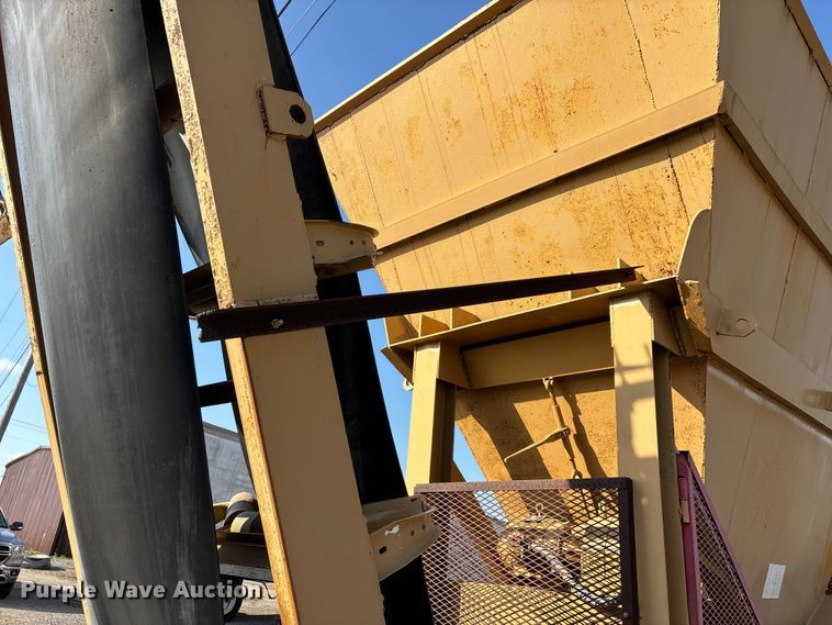 image for item DT0217 Twin Cold Hopper trailer