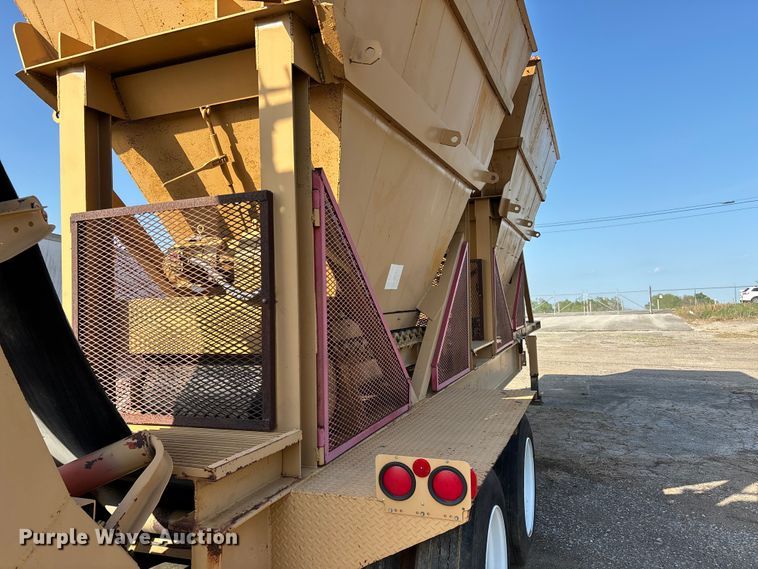 image for item DT0217 Twin Cold Hopper trailer